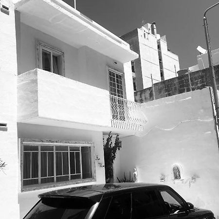 Ave Maria Guest House Сент Джулианс Экстерьер фото